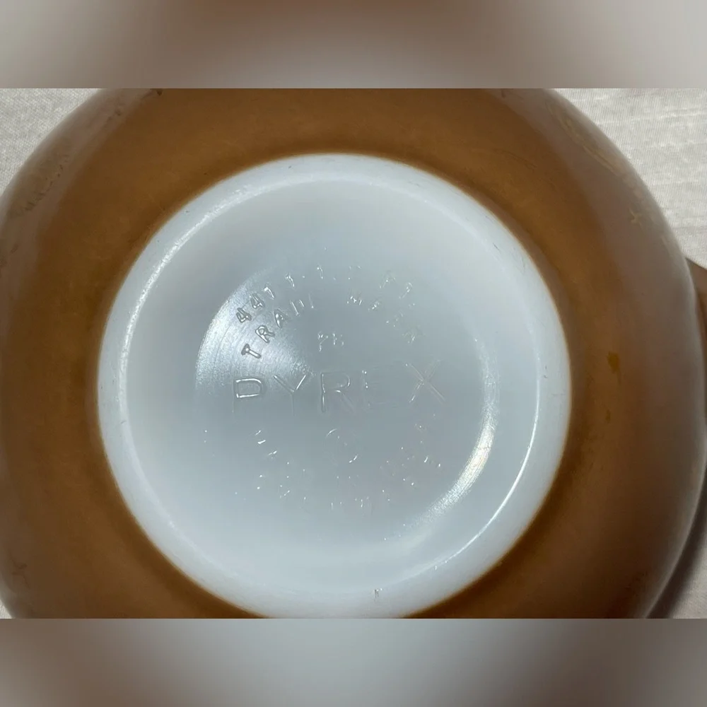 Pyrex Vintage Early American Brown and Gold Mixing Bowl